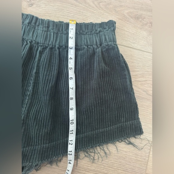 Urban Outfitters Dark Green Corduroy High Waist Shorts - Picture 5 of 9